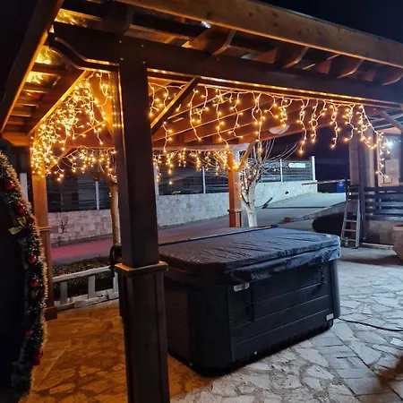 Aspen Luxury A006 公寓